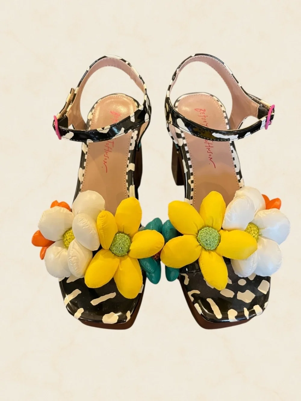 Betsey Johnson Kinslee Floral Platform Heels Chunky Sandals Size 8 Retro Groovy